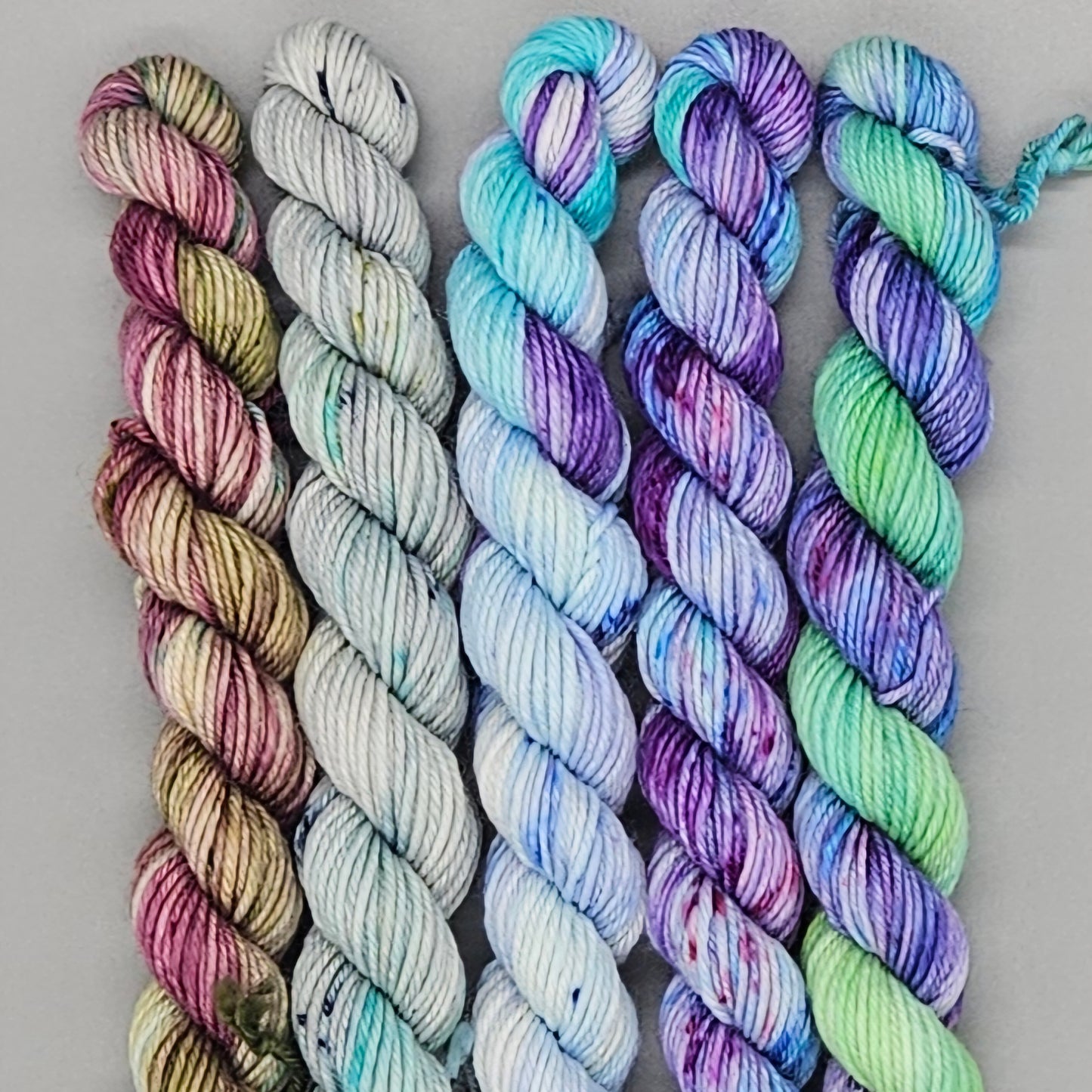 Hitchhiker's Guide To The Galaxy Minis